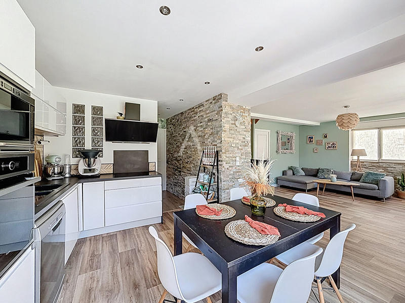 Maison - 75 m² - 5 pièces