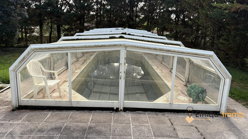 Maison - 218 m² - 10 pièces