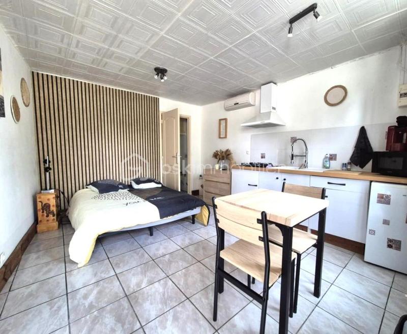 Maison traditionnelle - 190 m² - 9 pièces