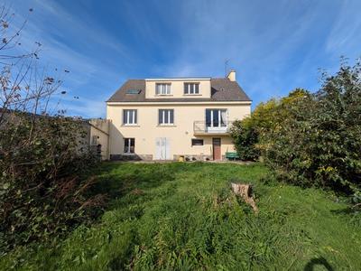 Maison - 250 m² - 7 pièces