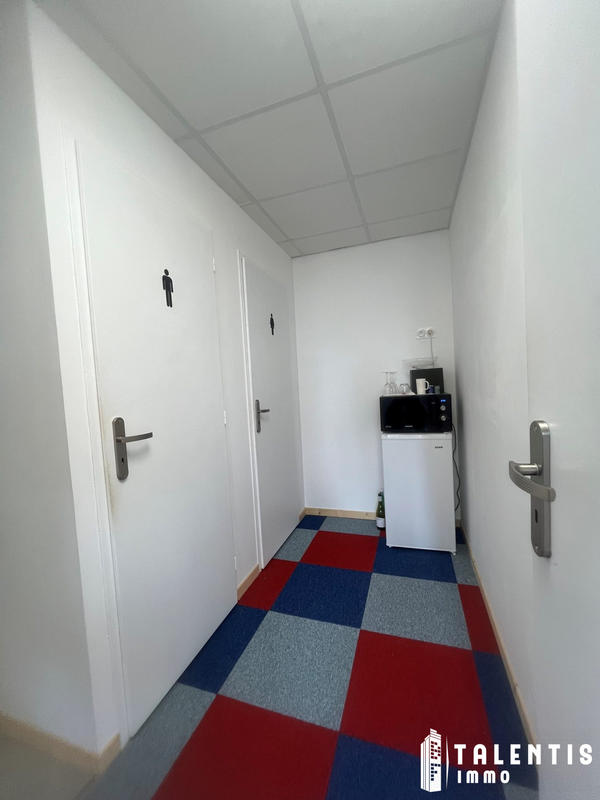 Local commercial - 86 m² - 2 pièces