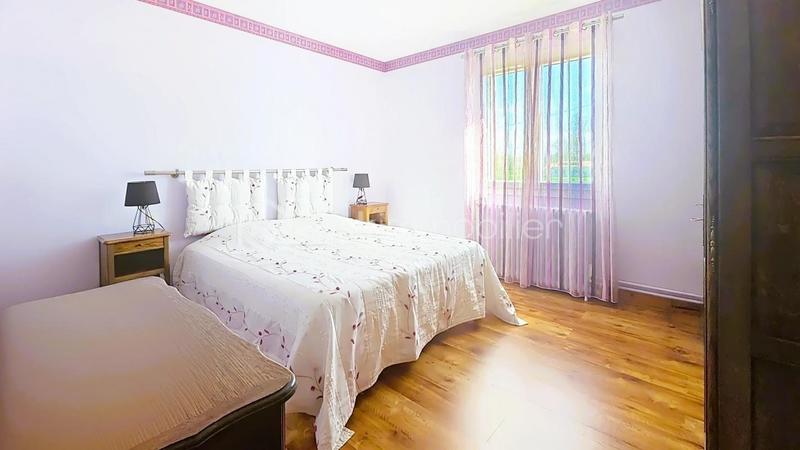 Villa - 205 m² - 9 pièces