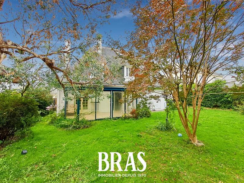 Maison - 141 m² - 8 pièces