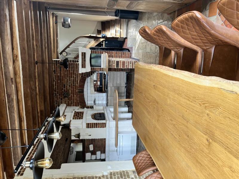 Maison - 208 m² - 6 pièces