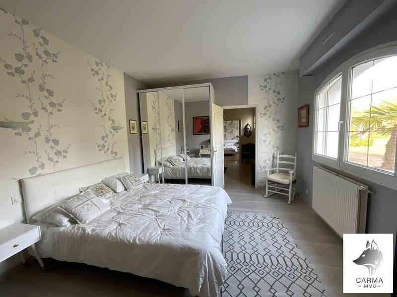 Maison ancienne - 385 m² - 8 pièces