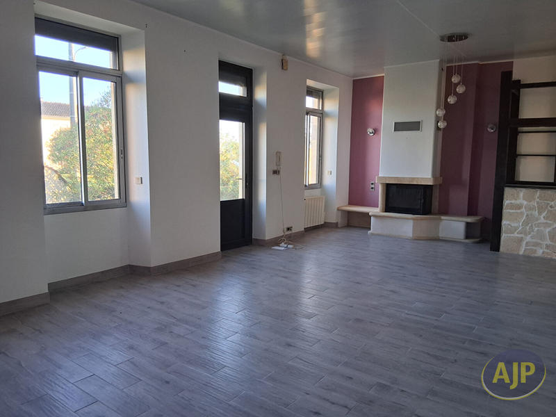 Maison - 227 m² - 5 pièces