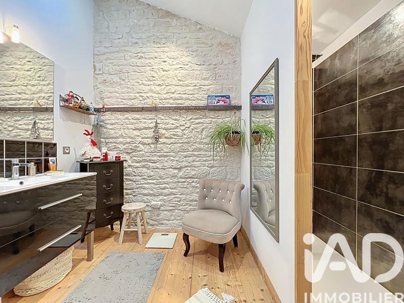 Maison - 230 m² - 6 pièces