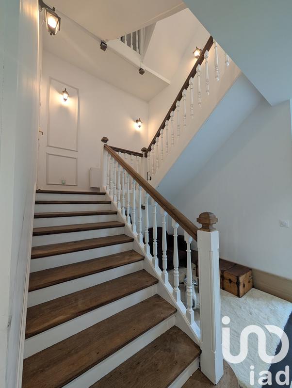 Maison - 286 m² - 10 pièces