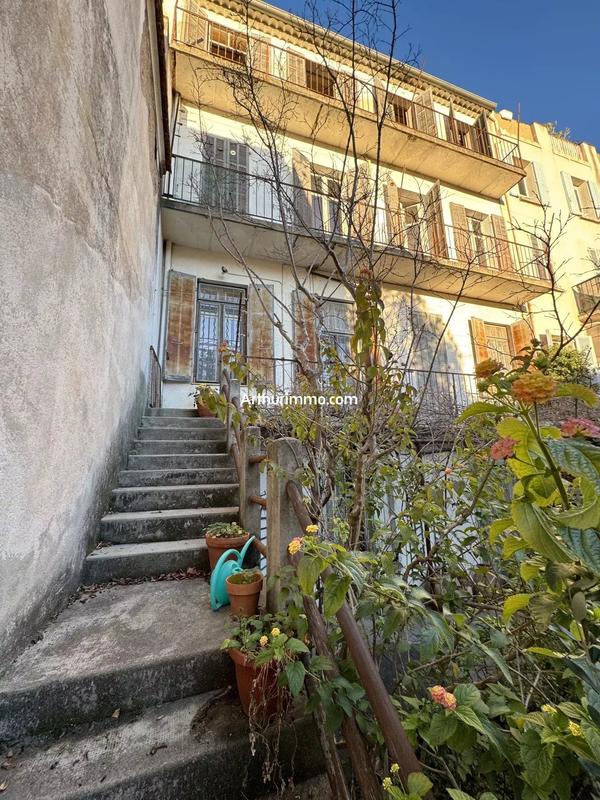 Maison - 470 m² - 16 pièces