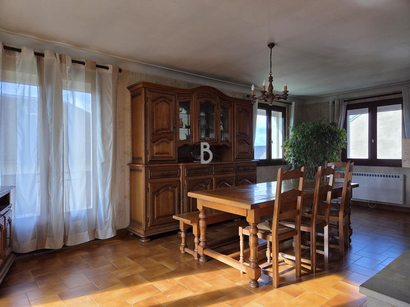 Maison - 159 m² - 7 pièces