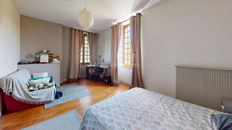 Maison - 241 m² - 6 pièces