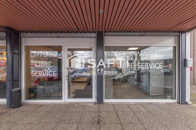 Local commercial - 115 m²