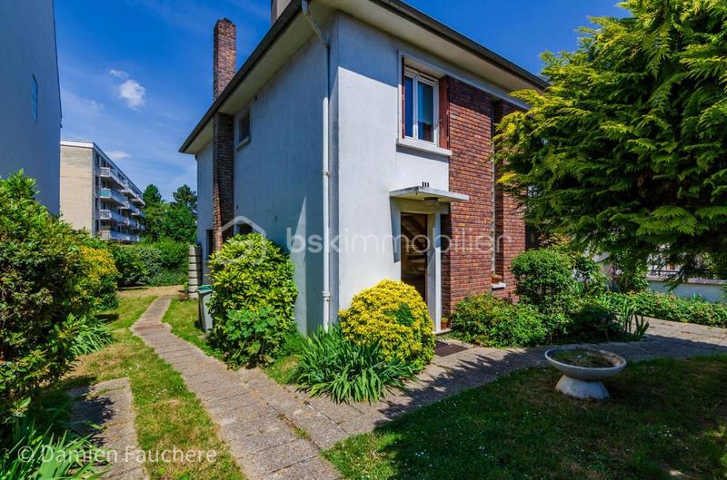 Maison - 104 m² - 5 pièces