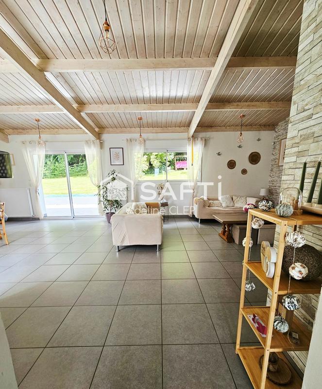 Maison - 215 m² - 9 pièces