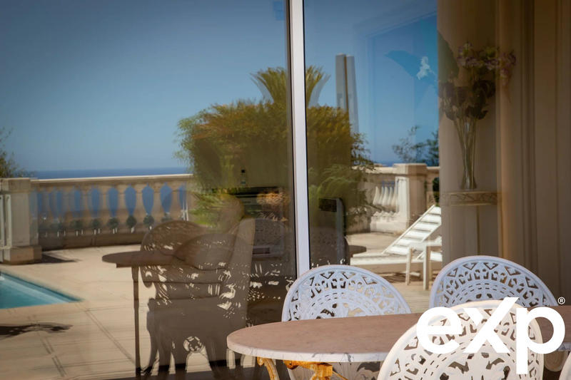 Villa - 285 m² - 6 pièces