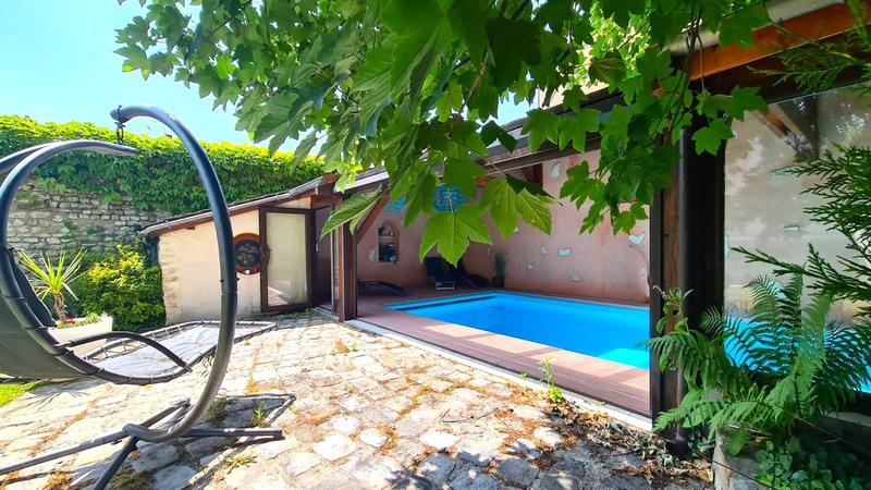 Maison ancienne - 246 m² - 10 pièces