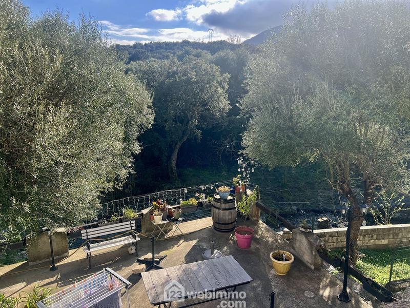 Maison - 339 m² - 12 pièces