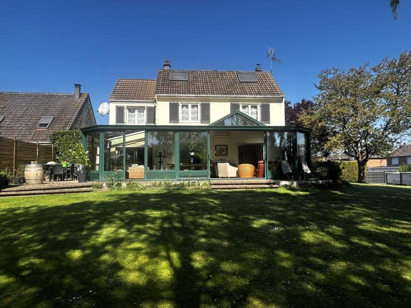 Maison - 199 m² - 9 pièces