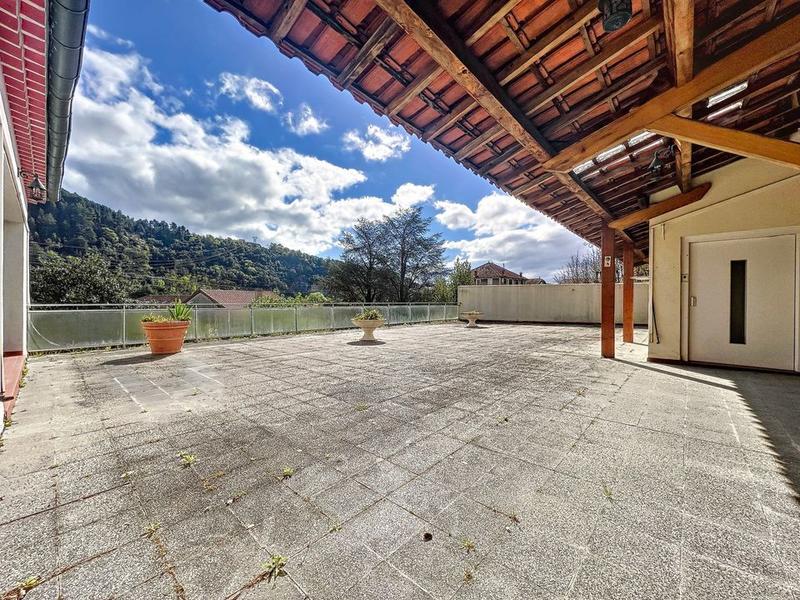 Immeuble - 1 050 m² - 9 pièces