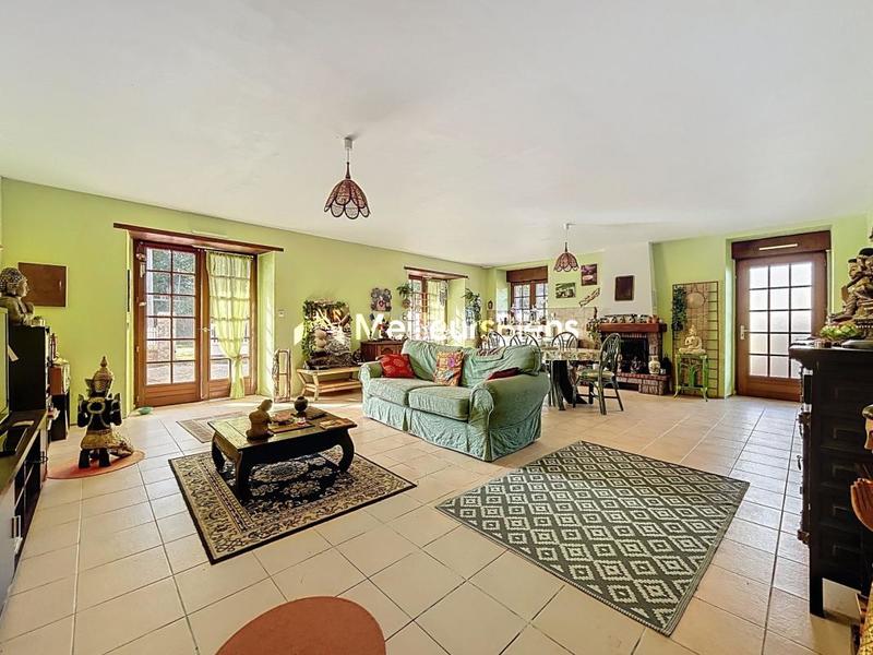 Maison - 230 m² - 10 pièces