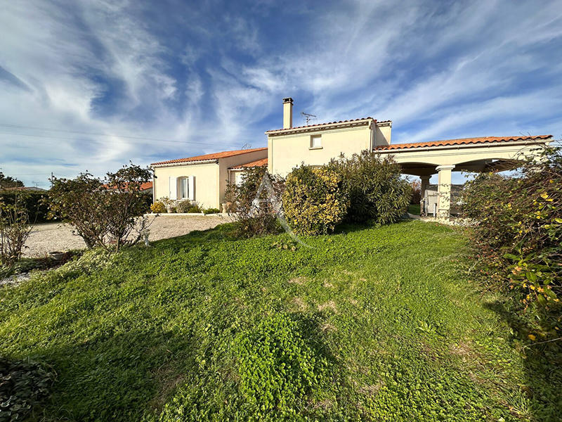 Maison - 247 m² - 8 pièces