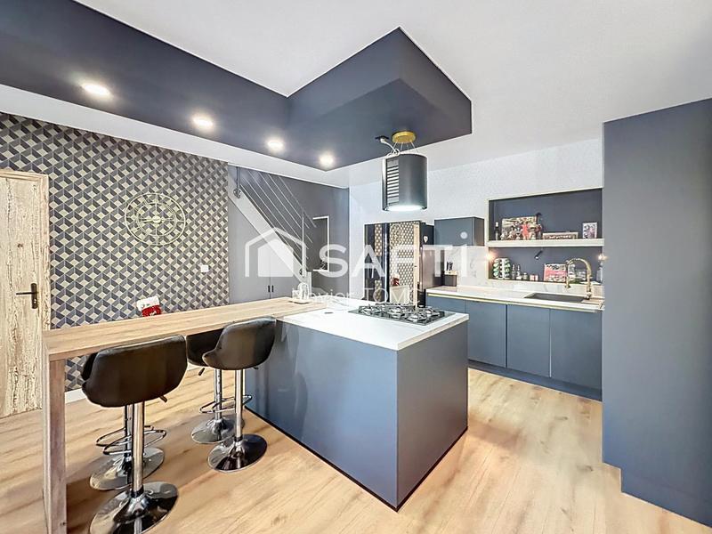 Maison - 130 m² - 8 pièces