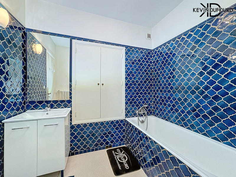 Propriété - 400 m² - 14 pièces