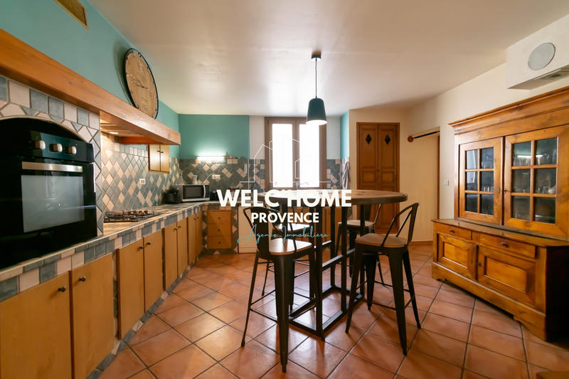 Maison - 210 m² - 8 pièces