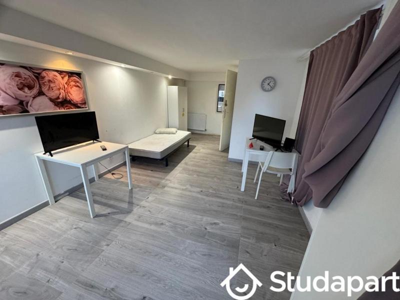 Chambre - 11 m² - 1 pièce