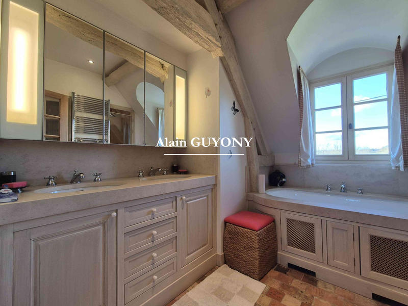 Maison ancienne - 176 m² - 6 pièces