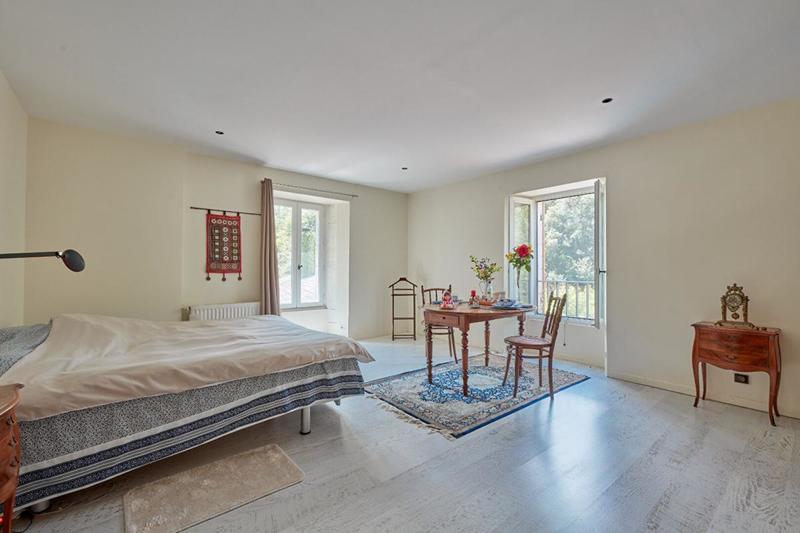 Moulin - 271 m² - 8 pièces