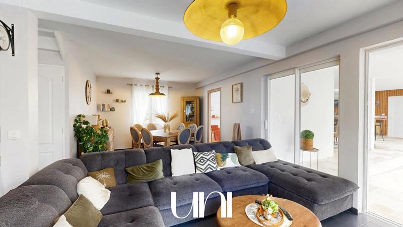 Maison - 210 m² - 6 pièces