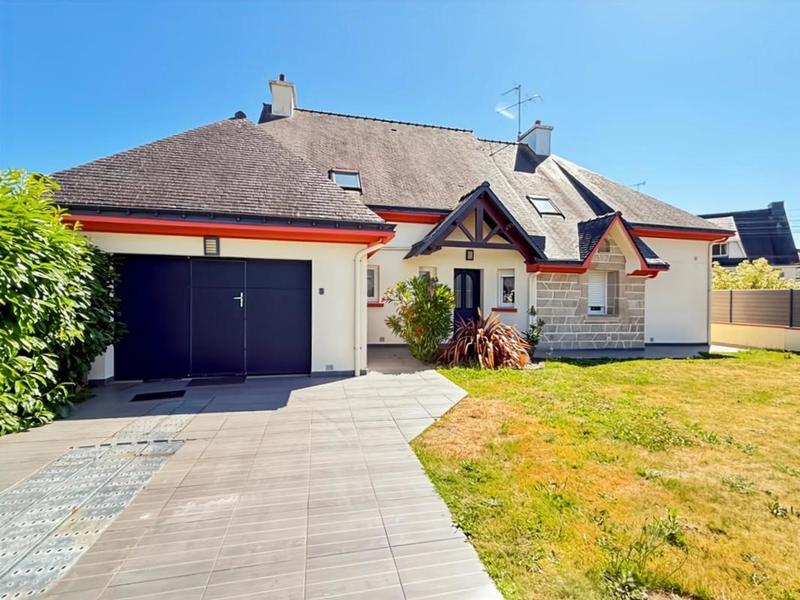 Maison - 140 m² - 8 pièces