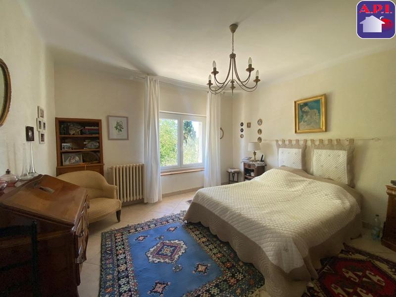 Maison - 343 m² - 9 pièces