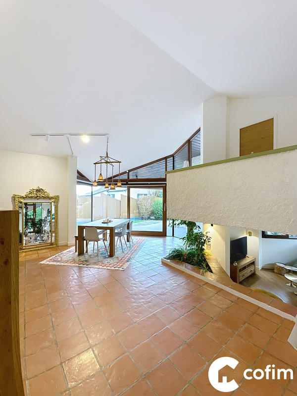 Maison - 135 m² - 6 pièces