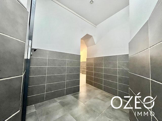 Local commercial - 49 m² - 2 pièces