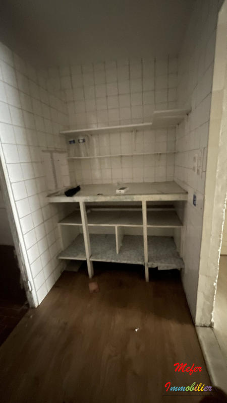 Local commercial - 110 m² - 4 pièces