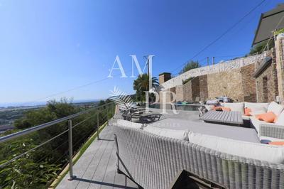 Maison - 291 m² - 8 pièces