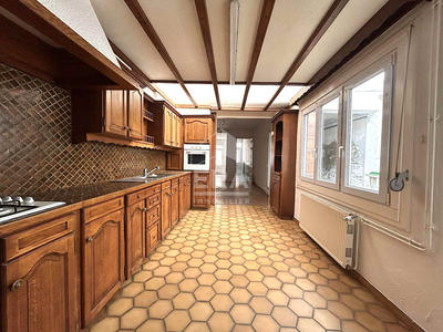 Maison - 97 m² - 6 pièces