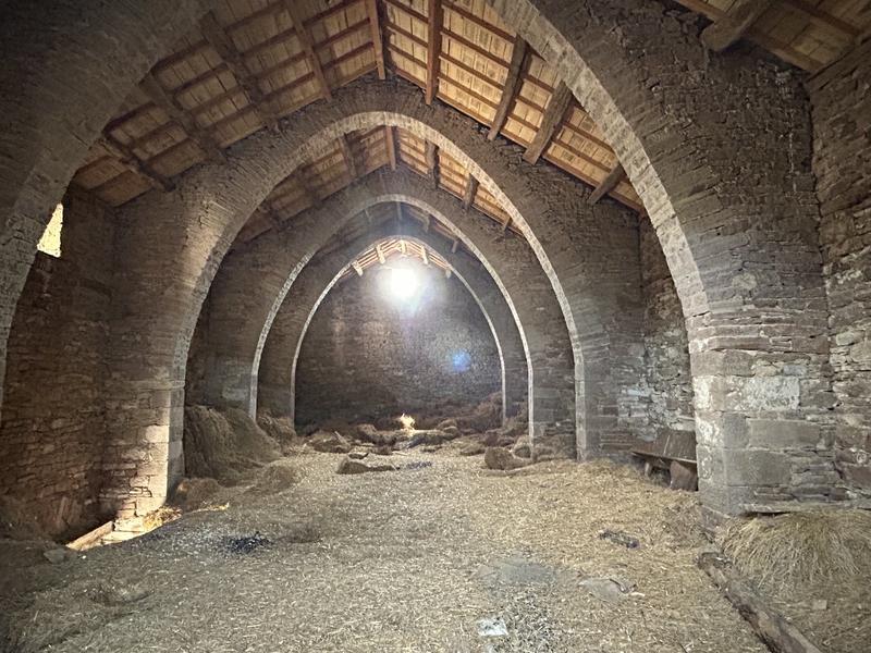 Grange - 300 m² - 2 pièces