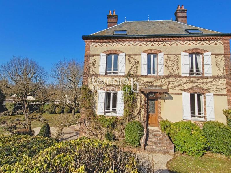 Propriété - 200 m² - 10 pièces