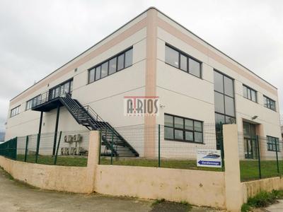 Entrepôt - 1 400 m²