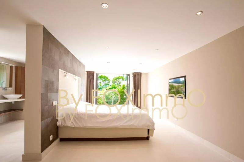 Maison - 346 m² - 7 pièces