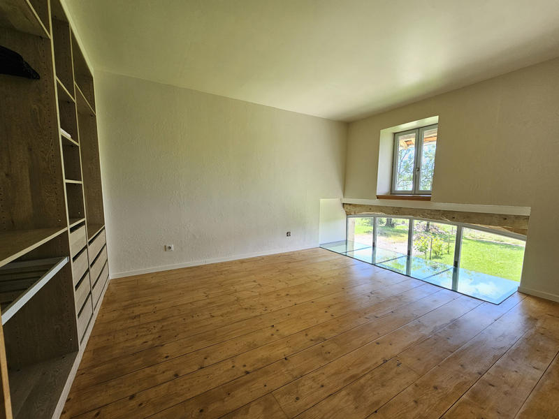 Maison - 210 m² - 9 pièces