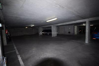 Parking / Garage - 12 m²