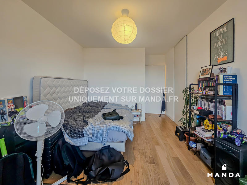 Chambre - 11 m² - 4 pièces