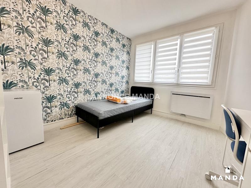 Chambre - 9 m² - 4 pièces