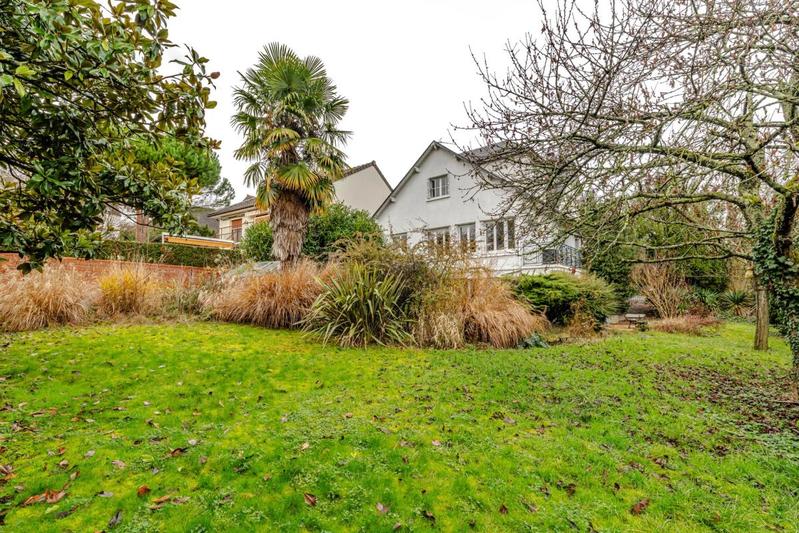 Maison - 180 m² - 8 pièces