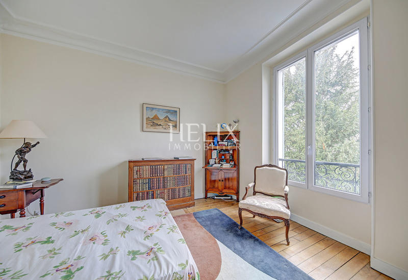 Maison - 250 m² - 9 pièces