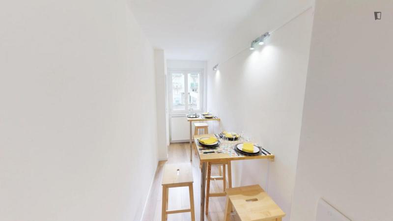 Chambre - 9 m² - 5 pièces